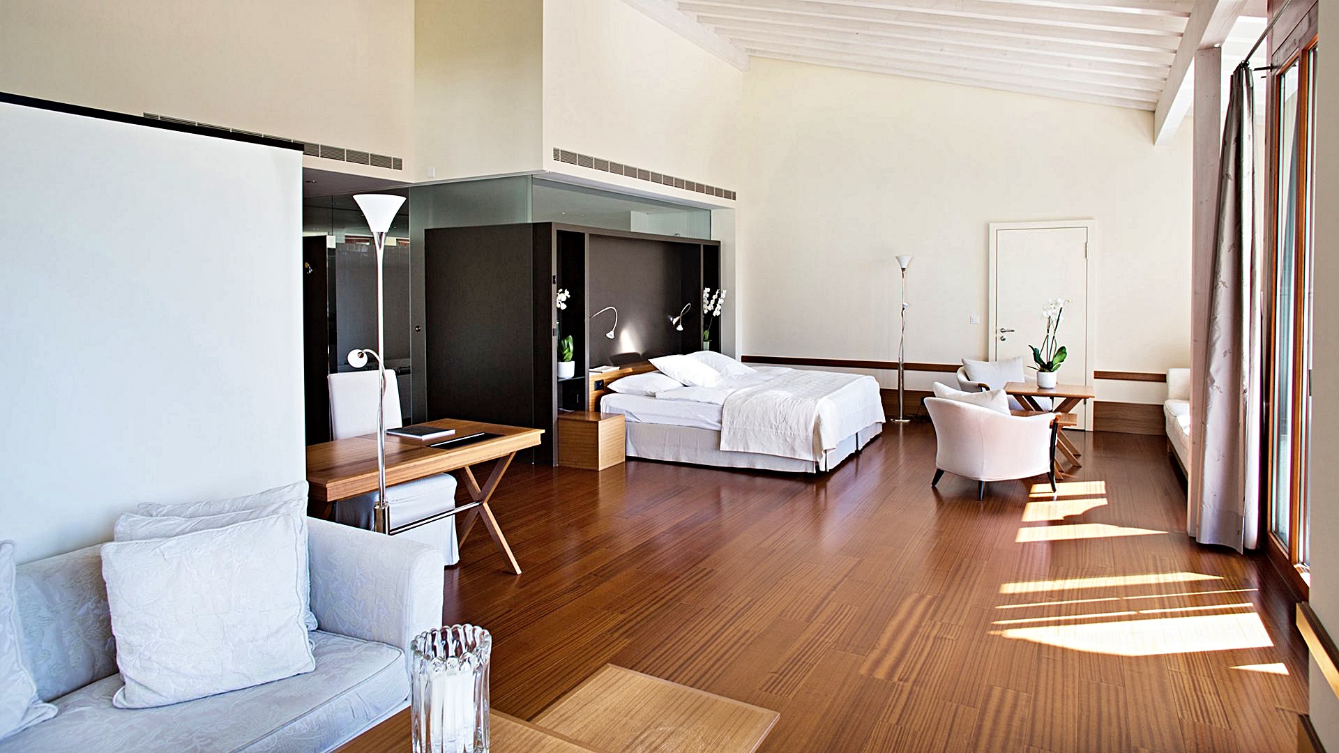 네성스 주니어 스위트