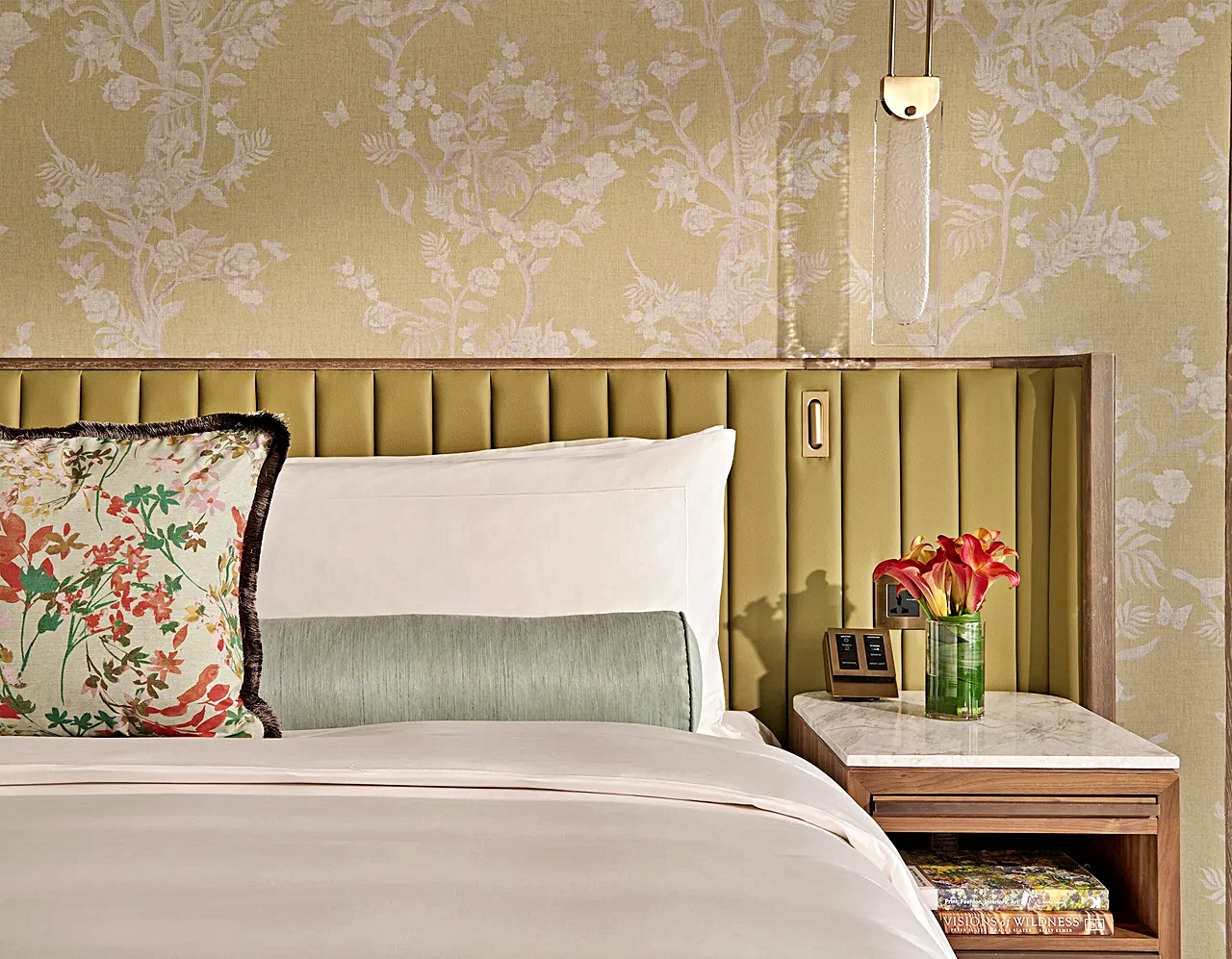 포 베드룸 레지덴셜 스위트 위드 발코니