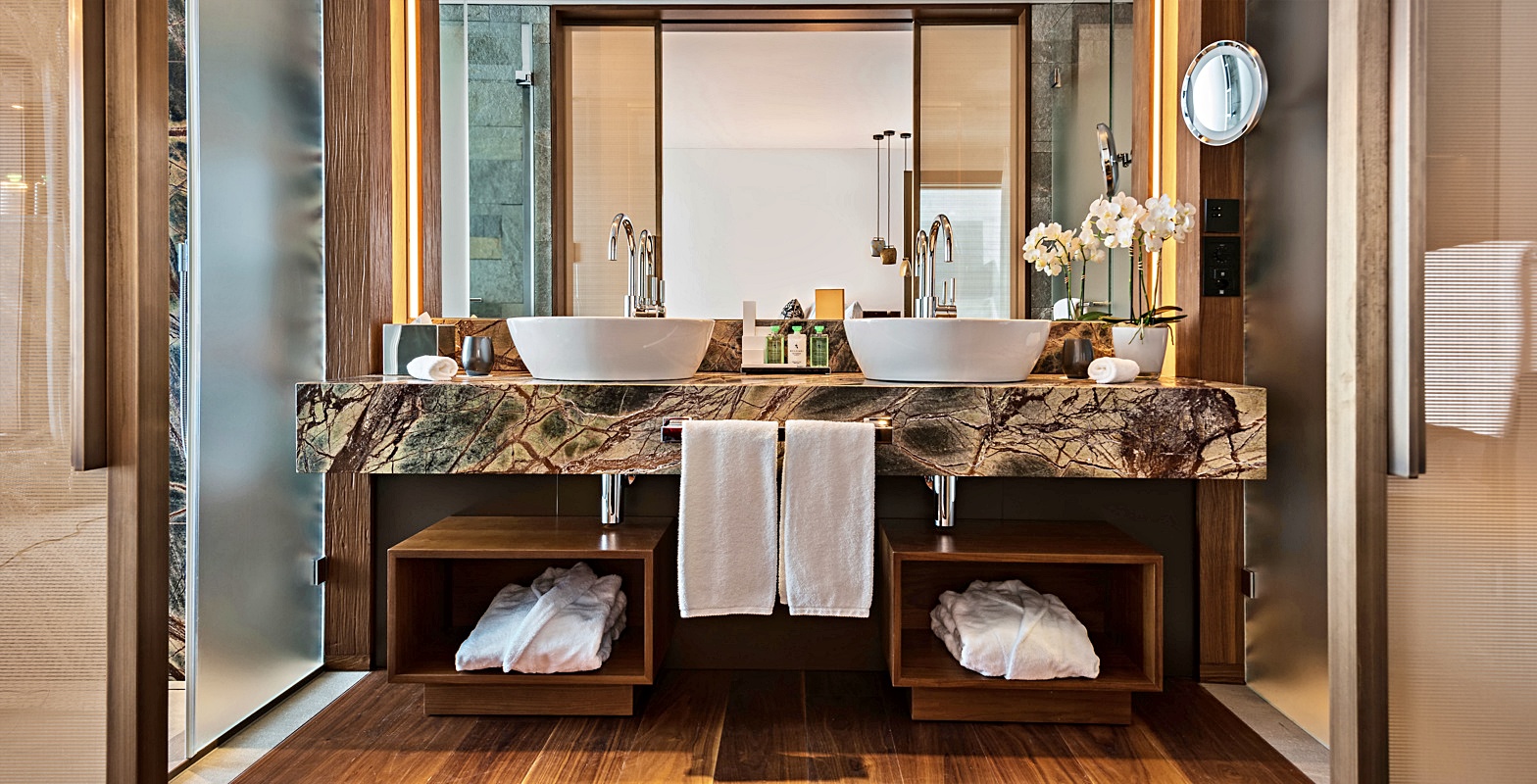 컨템포러리 레이크뷰 파노라마 스위트