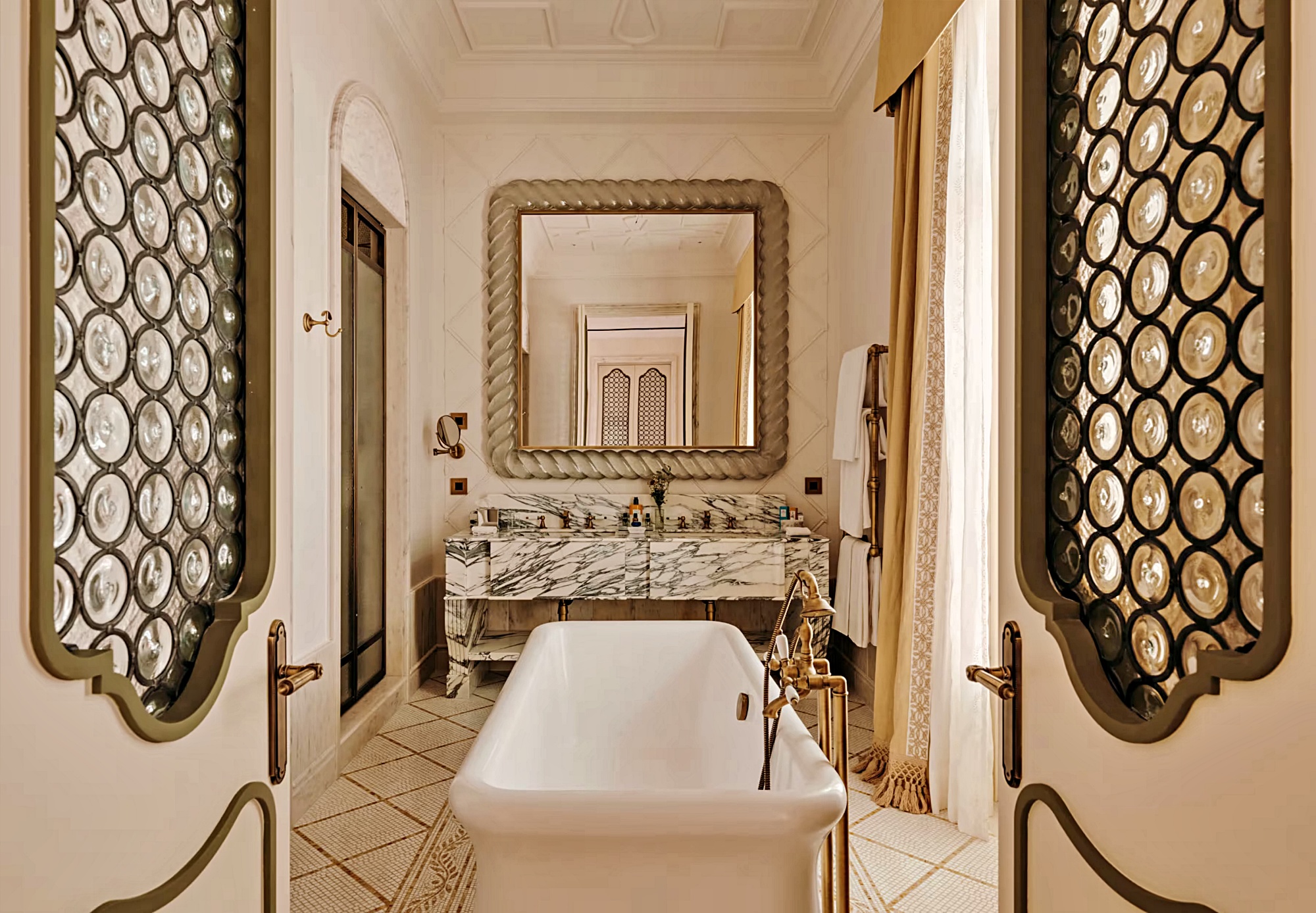 트레벨리안 스위트