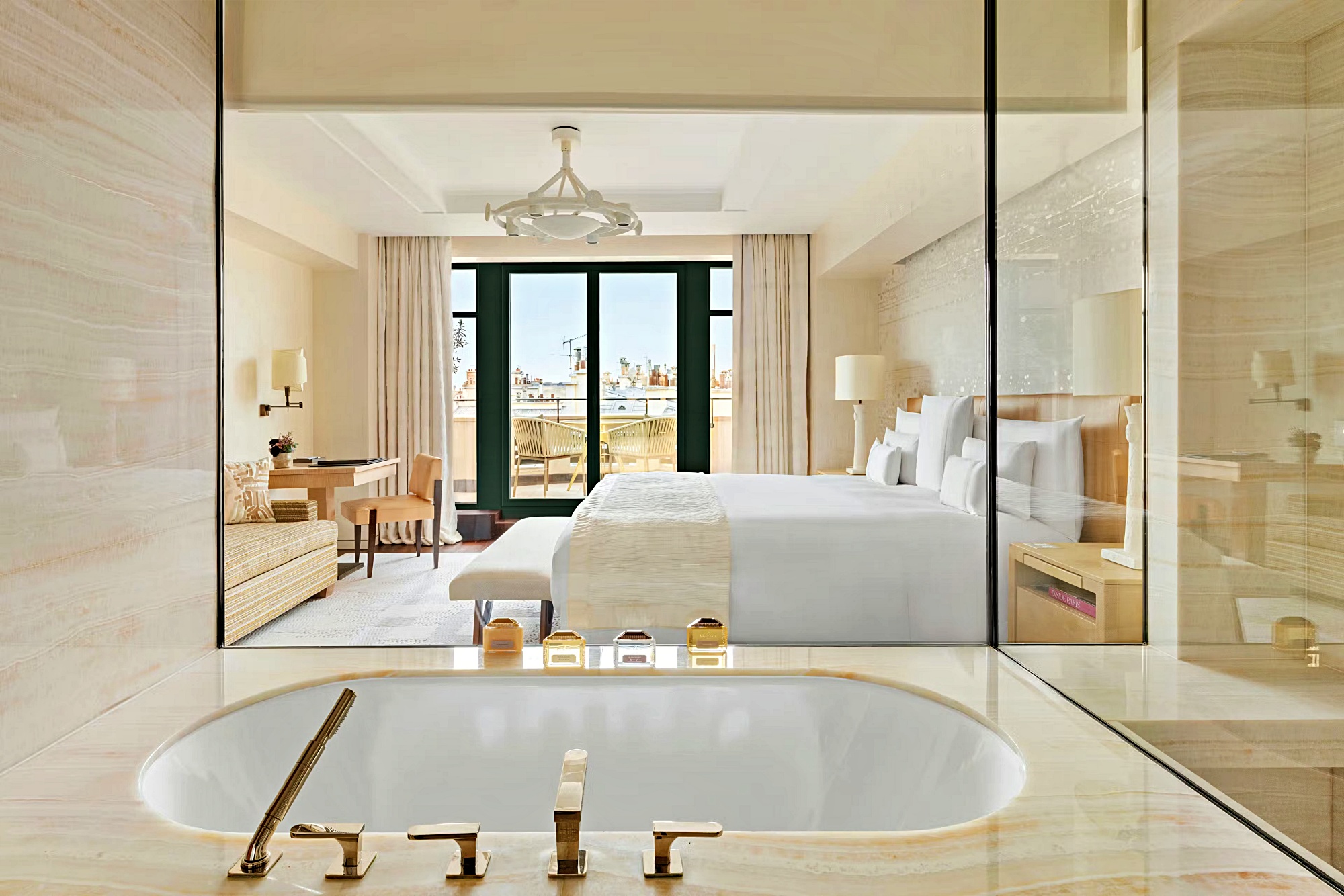 발코니 디럭스 룸